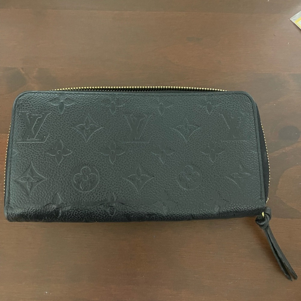 Louis Vuitton Monogram Zippy Wallet